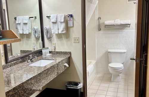 Iowa Falls Hotel | AmericInn by Wyndham Iowa Falls