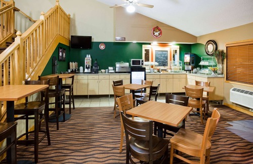 Mora Hotel | AmericInn by Wyndham Mora