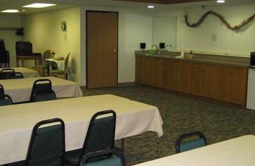 Mora Hotel | AmericInn by Wyndham Mora