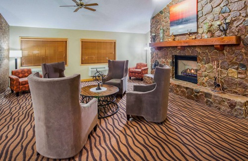 Mora Hotel | AmericInn by Wyndham Mora