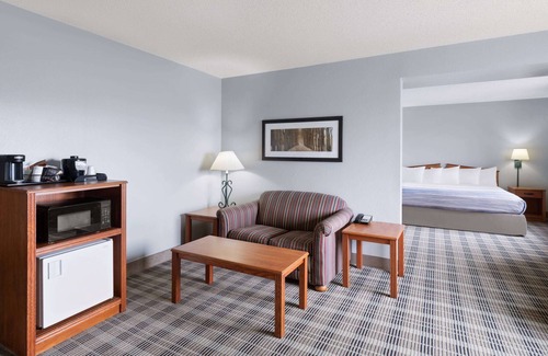 Stuart Hotel | AmericInn by Wyndham Stuart