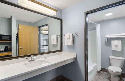 Stuart Hotel | AmericInn by Wyndham Stuart