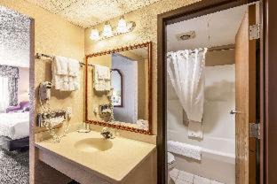 West Baraboo Hotel | AmericInn & Suites by Wyndham Baraboo Event Center