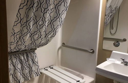 New Richmond Hotel | Amerivu Inn And Suites New Richmond