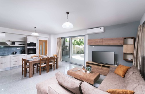Petrokefalion House | Amfithea Villas