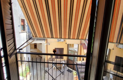 Montoro Apartment | Amodio Apartments - Living