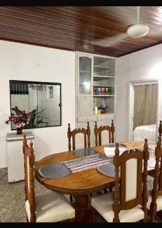 Fernando De La Mora Apartment | Amplia casa, patio y quincho a minutos de la capital