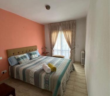 Zaragoza House | Amplio y Comodo Chalet en Zaragoza con piscina y tenis