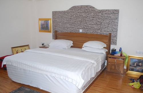 East Legon Hotel | Ampomaah Hotel