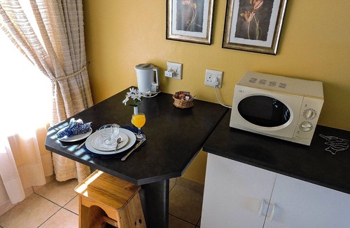 Dana Bay House | Amzee Bokmakierie Guest House
