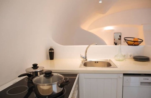 Finikia Villa | An old traditional Winemakers cellar carved into the hills of Finikia.