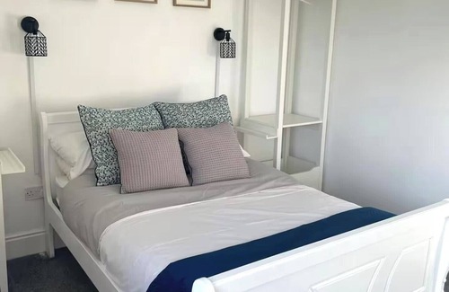 Tramore Cabin | An Teach Beag - Dunmore East