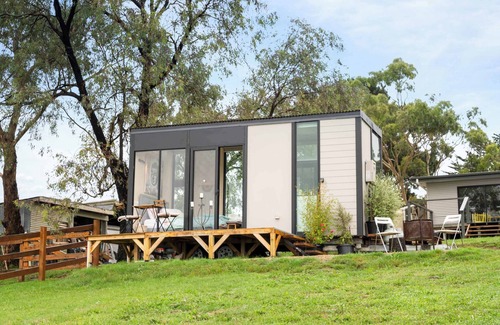 Dixons Creek House | An Unforgettable View by Tiny Away