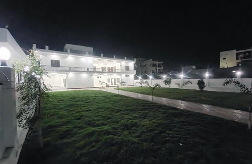 Varanasi House | ANAND BHAWAN i