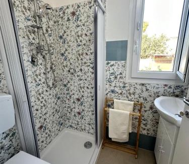 Fontane Bianche Ski Chalet | Anastasia Beach Cottage POMELIA