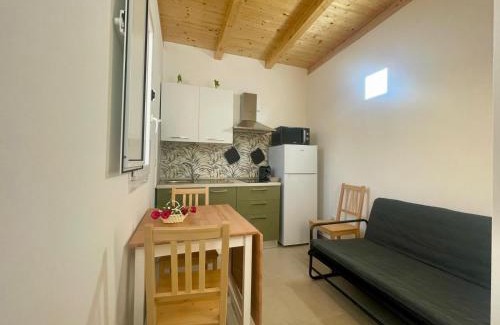 Fontane Bianche Ski Chalet | Anastasia Beach Cottage POMELIA