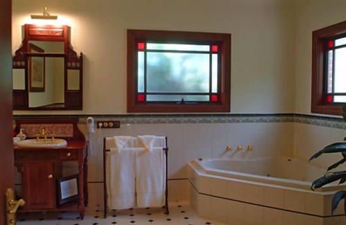 Port Willunga Bed & Breakfast | Anchor Cottage Seaside Luxury Spa B&B