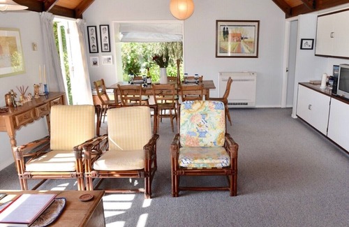 Akaroa Cottage | Anchor in Akaroa - Akaroa Holiday Home