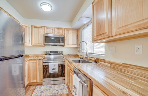 Midtown Anchorage Apartment | Anchorage Apartment Rental w/Mountain Views!