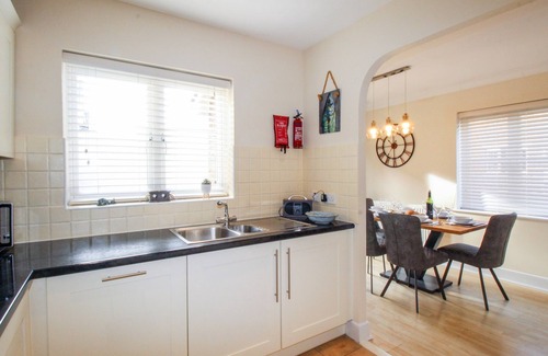 Weymouth House | ANCHORS AWAY, pet friendly, with a garden in Weymouth