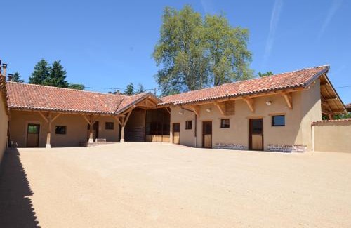 Vonnas House | Ancien Haras refait à neuf à 3 km de Vonnas