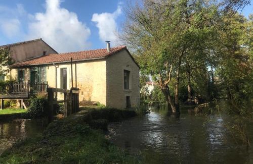 Mosnac Apartment | Ancien moulin à eau sur la Seugne