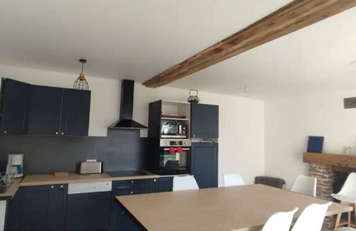 Bouere House | Ancienne Ferme Rénovée - 7 Chambres/14 Couchages Avec Étang
