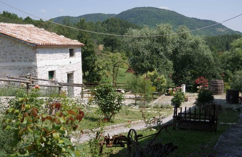 Genga House | Ancient house in the park of Frasassi