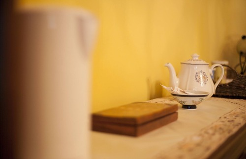 La Zubia House | Andalusian house, typical patio, solarium, to visit Granada, Alhambra, free Wifi