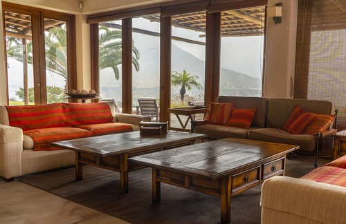 Santa Cruz de Flores Hotel | Andenes de Azpitia