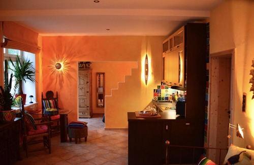 Velsstraße Apartment | ANDERS live in Bochum: THE holiday apartment for two, full of color and light