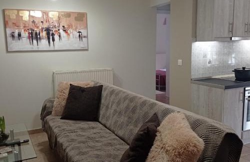 Lefkandi Apartment | Angela's Seaview Apartment