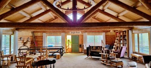 Anglemont Hotel | Anglemont Inn