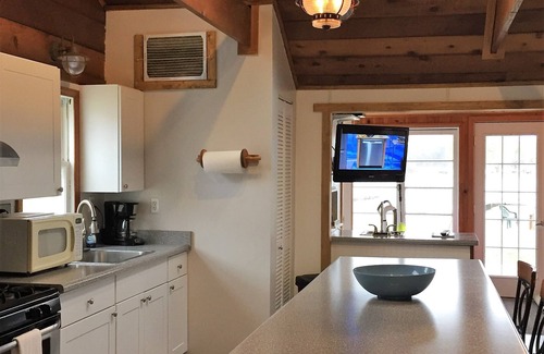 Unadilla Township Cottage | Angler's Cove - Family Friendly Lakefront Cottage