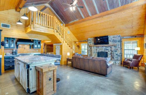 Alba House | Anglers Cabin Direct Lake Fork Access, By Marina