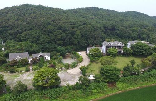 Taean House | Anmyeondo Lake Park Pension