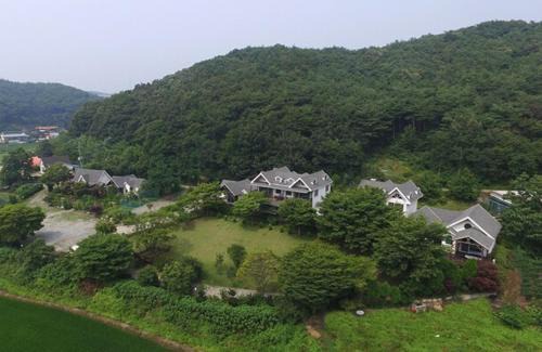 Taean House | Anmyeondo Lake Park Pension