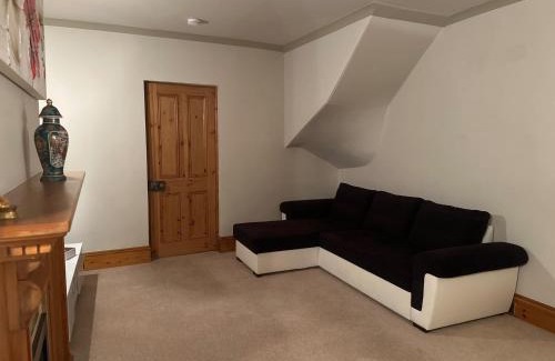 Bucksburn House | Ann Cottage Retreat in Aberdeen