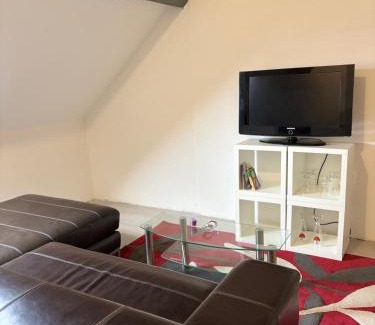 Mellet House | Anne home