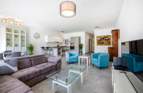 Birkirkara Apartment | Annitchka Mansions - Apartment in central Malta