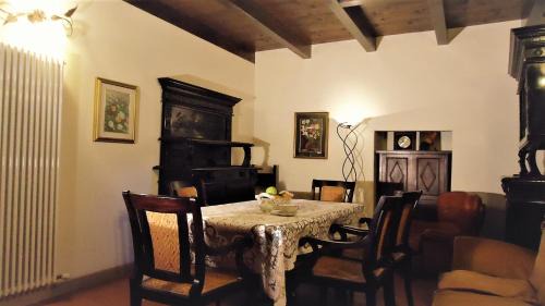 Loiano Apartment | Antico Borgo dell'Anconella - grande appartamento rustico