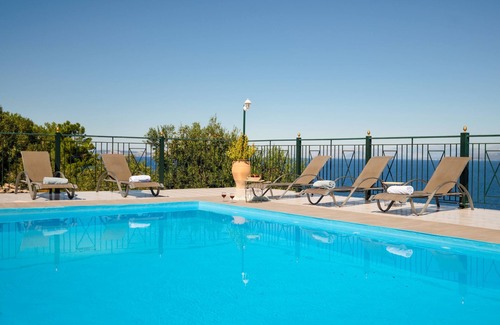 Koutsi Apartment | Antigoni Villa Dio: Shared pool, stunning views, A/C