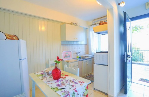 Koutsi Apartment | Antigoni Villa Tria: Stunning views, shared pool