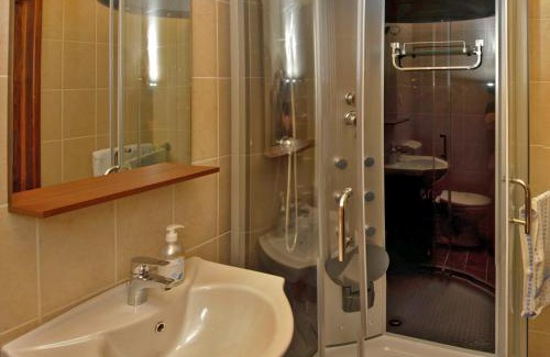 Doboz House | Antiklak