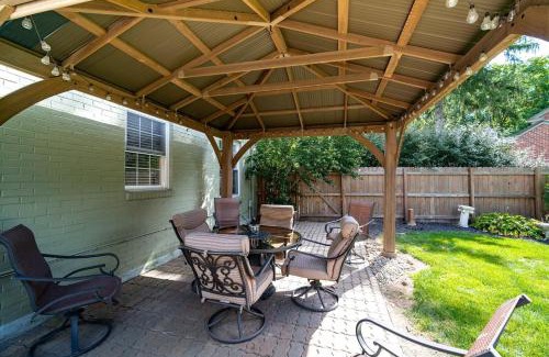 Kettering House | Antique Charm Cozy 3br Retreat W Private Patio