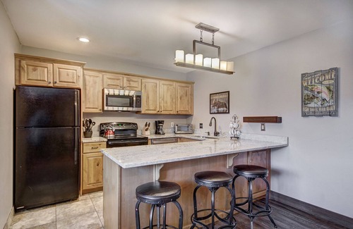 Historic District Condo | Antlers on Main Street, Steps away from Downtown and Slopes!