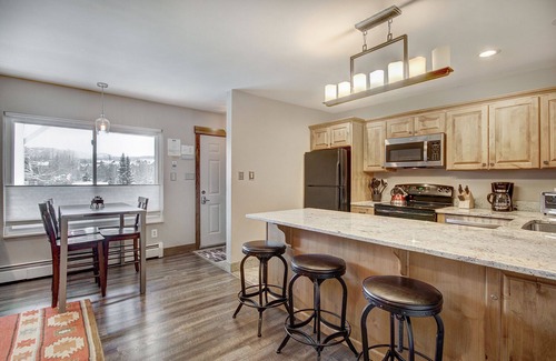 Historic District Condo | Antlers on Main Street, Steps away from Downtown and Slopes!