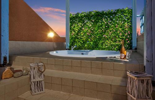 Universal Villa | Antonia's Palace Rooftop Jacuzzi Stunning View