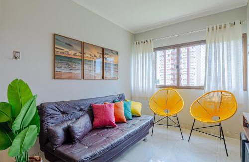 Jardim Belmar Apartment | Apê com Ar, Garagem e Clima de Praia
