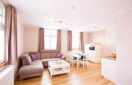 Uerzig Apartment | Ap 1 - Goldwingert-Rental-Private Bathroom-River view